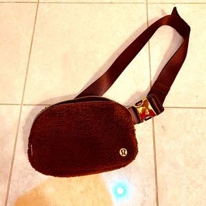 Lululemon Everywhere Belt Bag 1L Fleece brown